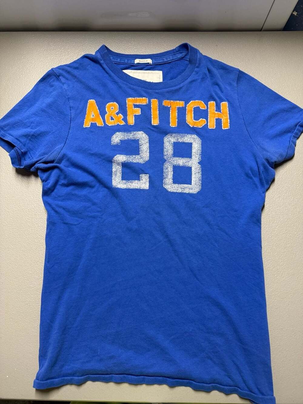 Abercrombie & Fitch Muscle T-Shirt Blue 28 Graphic Size Medium